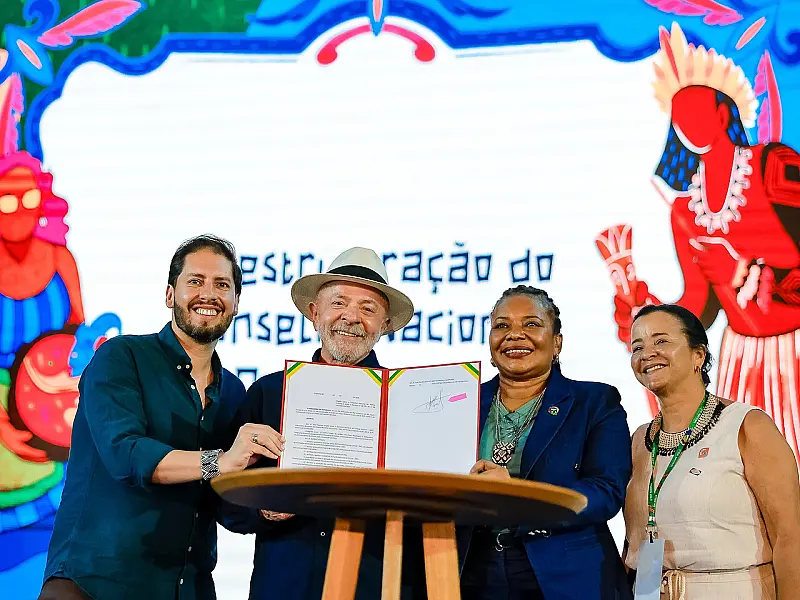 Lula assina decretos e reabre Teia Nacional após 12 anos