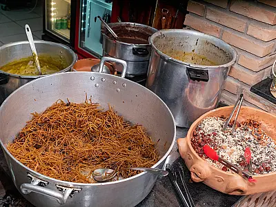 Preservando a cultura pantaneira, restaurante serve comida de comitiva na Capital