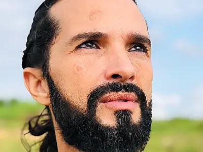 Corpo do ator Jeff Machado é achado dentro de baú em Campo Grande (RJ)