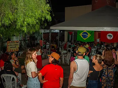 Sarau artístico-cultural celebrou 40 anos do MST na Capital de MS