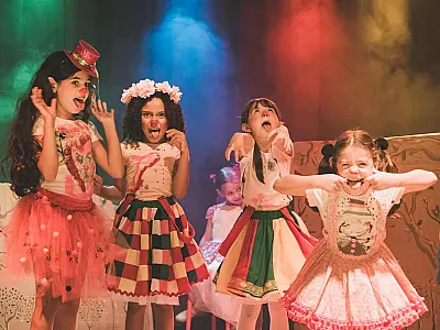 Na Capital, grupo oferece aulas de teatro para adultos e crianças a partir dos 3 anos