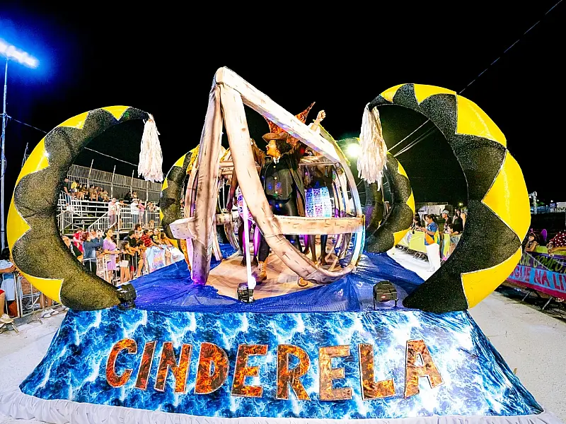 Desfile da Cinderela Tradição do José Abrão no Carnaval 2026
