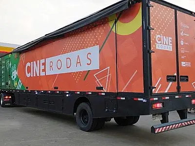 Carreta de 20 metros será 'telão de cinema' com sessões gratuitas em Campo Grande