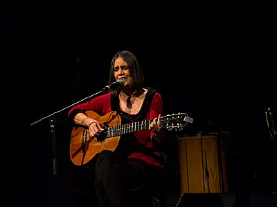Joyce Moreno apresenta show 'Brasileiras Canções' no programa Cena Musical