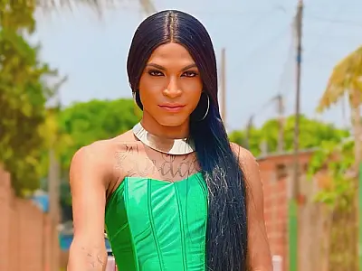 Mulher trans, cantora Santrosa é achada morta em Sinop