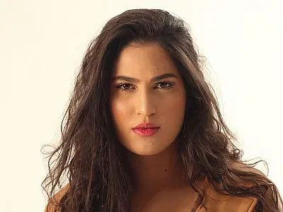 Modelo e atriz morre atropelada aos 22 anos no acostamento da GO-217