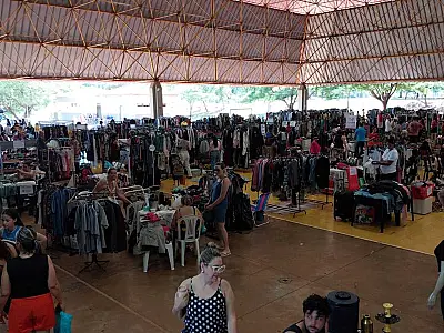 No Parque Ayrton Senna, mais de 100 brechós vendem peças a partir de R$2