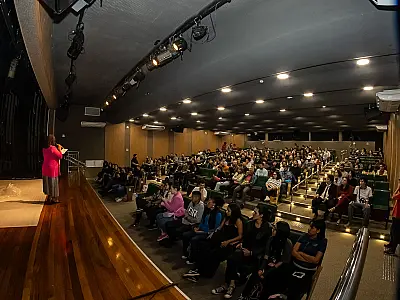 Quase 9 em cada 10 brasileiros acessam cultura pela internet, diz pesquisa