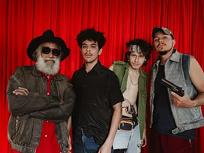 Peça com 46 anos reestreia sob direção de Edilton Ramos, ícone do teatro em MS