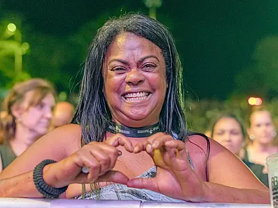 'Esse show está salvando minha vida', diz cozinheira fã de Xande de Pilares