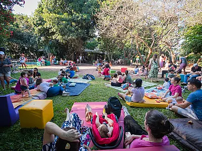 Valorizando o brincar, evento disputado reúne famílias em meio à natureza