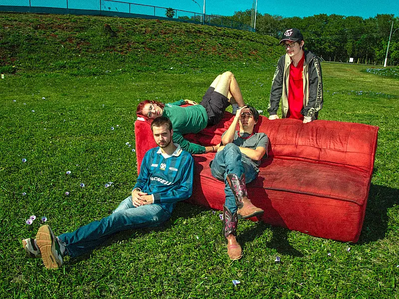 Banda 'emo caipira' faz show inédito em Campo Grande