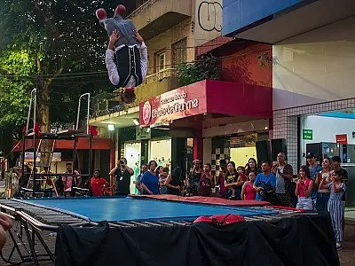 Revelação circense do Centro-Oeste, João Rocha apresenta em Dourados