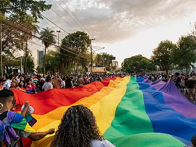 Confira em fotos momentos da Parada LGBTQIAPN+ na Capital de MS