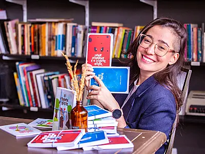 'Eu leio mulheres. Tirei os homens da minha estante', diz Ligia Tristão Prieto