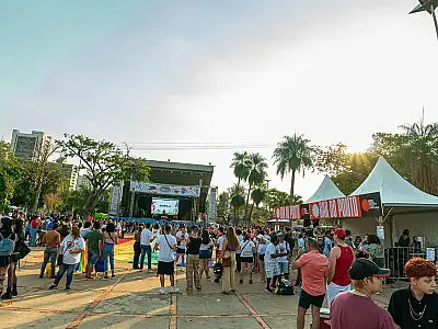 Orgulho LGBTQIA+ ocupa bares de Campo Grande com arte e escuta