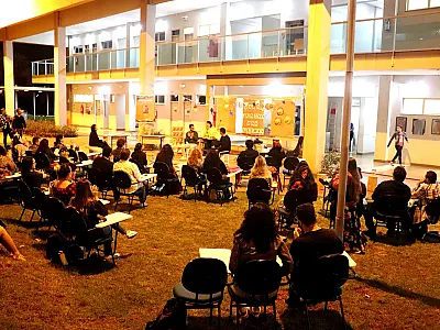 Letras da UEMS realiza Sarau com poesia e música no Capivas