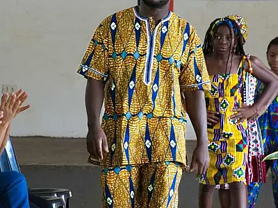 'Raízes em Tecido' promove moda africana no Quilombo Furnas do Dionísio