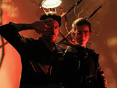 Instalação 'Bailar no Escuro' une linguagens artísticas no Casarão Thomé