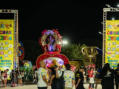 Desfile da Escola 'Os Catedráticos do Samba' em Campo Grande