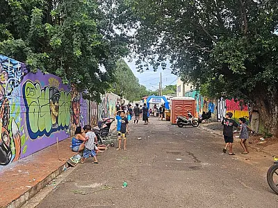 Em 4 dias, 'Campão Graffiti' leva oficina a escolas municipais e colore rua do Nhanhá