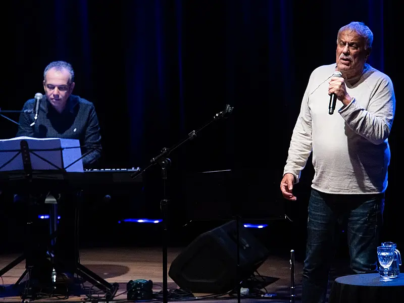 Danilo Caymmi apresenta 'Andanças 50 anos' no Cena Musical