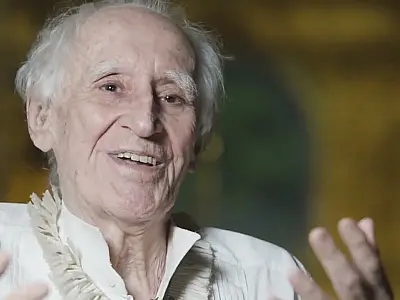 Zé Celso: 'Está a cada minuto mais perto da vida', diz médica