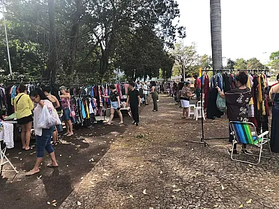 'Mega encontro de brechós' promove moda sustentável e empreendedorismo na Capital