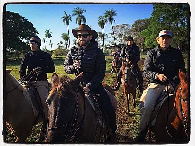 Ator de Lost, X-Men e Senhor dos Anéis, visita o Pantanal em chamas