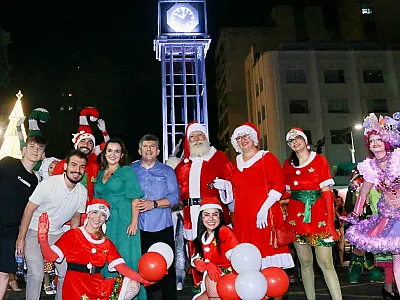 Prefeita dá calote na Cultura, mas paga supersálarios e faz 'Natal milionário'