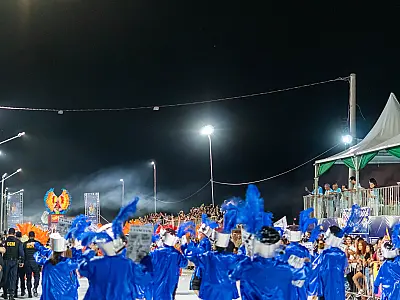 Desfile do Grêmio Recreativo Os Catedráticos do Samba em Campo Grande (MS)