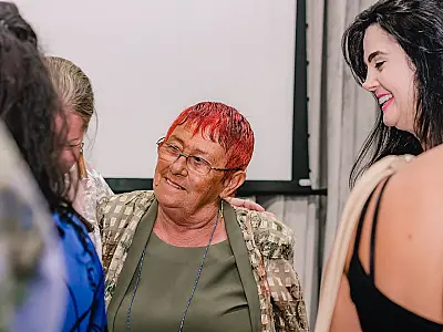 Betinha, da dupla com Beth, morre após 6 dias precisando de sangue no hospital