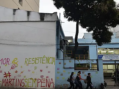 Fechada, 1ª escola de teatro da América Latina pode desabar