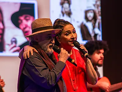 “Me deixou de pernas bambas”, diz Paulo Simões sobre 1ª homenagem da carreira