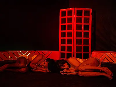 Duo Filhos de Gaia provoca reflexão ambiental na 15ª Mostra Boca de Cena