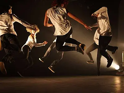 'Sábado do Agito' terá oficina de dança e teatro circense no Parque Lageado