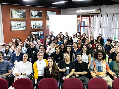 Mais de 50 acadêmicos recebem formação contra fake news em MS