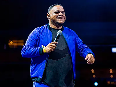 "Pupilo de astros", Robson Souza apresenta show de stand-up em MS