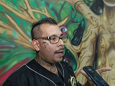 San nega que tenha pichado mural de Fernando Berg, mas apoia reação das ruas