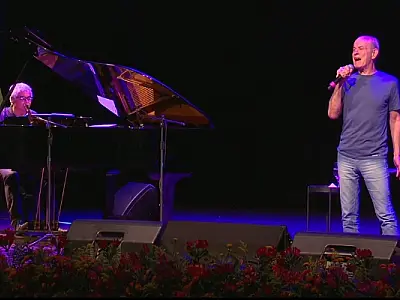 Confira a transmissão da palestra-show de Ney Matogrosso no FestJuv