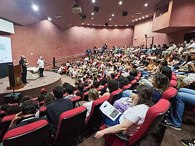 1ª Bienal Pantanal bate 18 mil visitantes e recebe nesta 4ª Ana Maria Gonçalves
