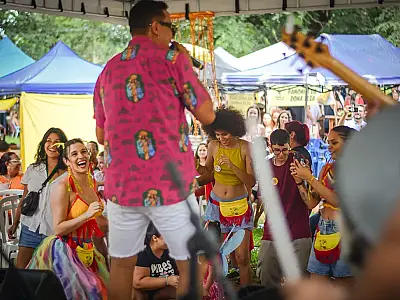 Cia Barra da Saia estreia bloco carnavalesco para crianças e adultos na Capital