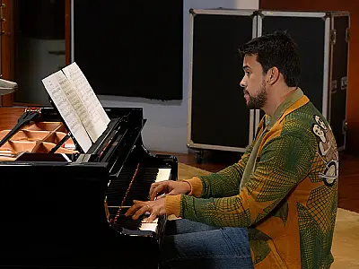 Eduardo Farias apresenta repertório autoral na TV Cultura