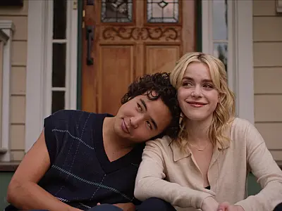 Comédia romântica com Kiernan Shipka e Nico Hiraga estreia na Max