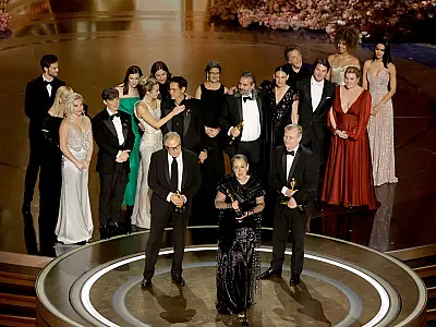 'Oppenheimer' leva Oscar de melhor filme e mais 6 estatuetas